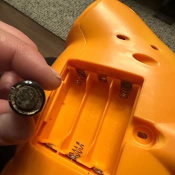 Duracell: Juguete Infantil Dañado por Baterías con Fugas