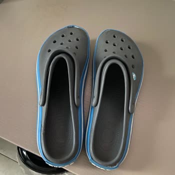 Crocs Zapatillas: Problema con Daños del Sol