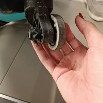 Air Serbia: Problema con la Rueda de mi Equipaje y Atención al Cliente