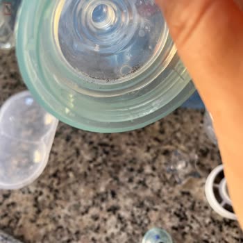 Tommee Tippee Anticolic: Moho en el Biberón Después de Semanas de Uso