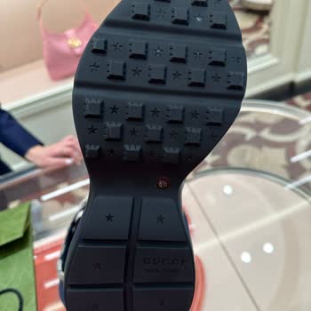 Problema de devolución de zapatos Gucci