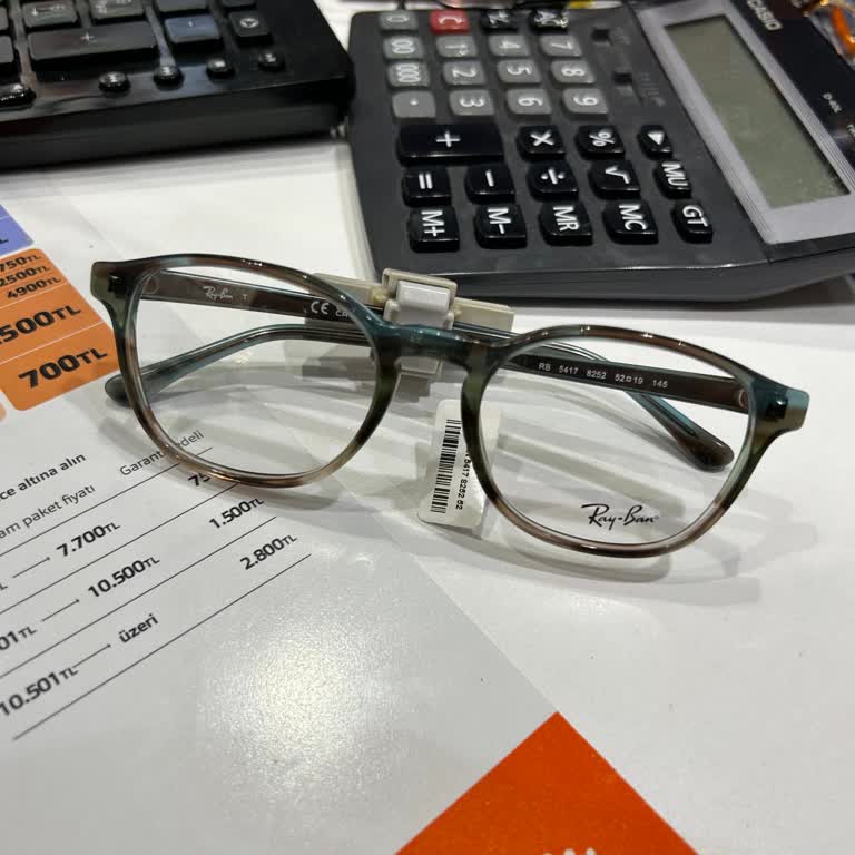 Atasun Optik Çalışan Sayısı Az Olduğu İçin Müşteriyle İlgilenilmiyor