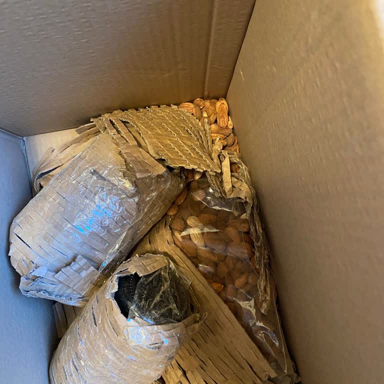 Datça Köy Ürünleri Badem Paketi Yırtılmış Geldi!