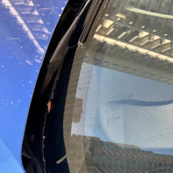 BMW F30 Kronik Ön Cam Fitili Çatlama Sorunu