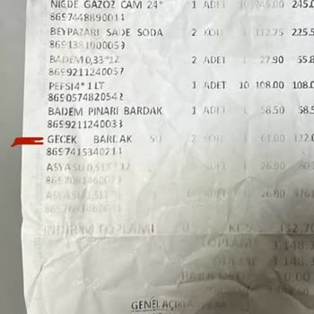 Gecek Su İçerisinde Pas Gibi Şeyler Var.