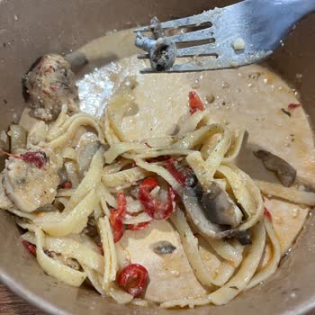 Makarnam Dan Çivi Çıktı