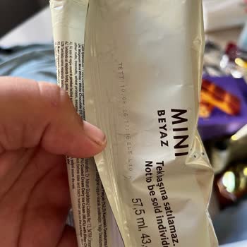 Algida Magnum Mini Dondurmalardan Kıl Çıktı