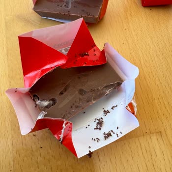 Ülker Böcekli Ve Küflü Çikolata