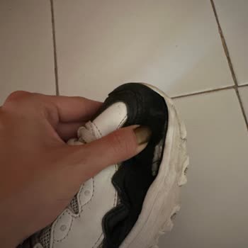 Skechers Marka Ayakkabı Parçalandı A101 Extra Hiçbir İşlem Yapmıyor