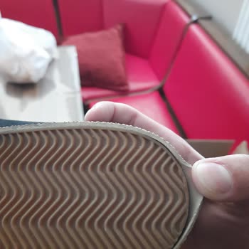 Adidas Stan Smith CS Schuhe gekauft, Ferse löst sich nach kurzer Zeit