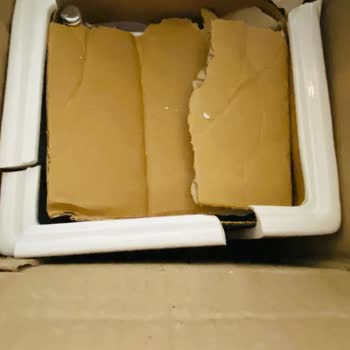 Mudo Badezimmerartikel schlecht verpackt und während des Transports beschädigt