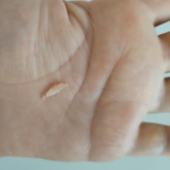 BİM Tost Ekmeğinden Çıkan Sert Plastik Parçası