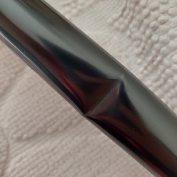 Dyson V12 Borusu Eğildi