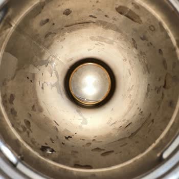 Starbucks Thermos Rusted, and I Expect a Replacement Despite Lost Receipt