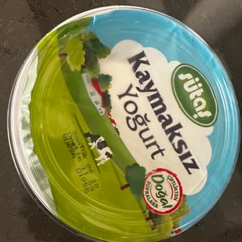 Sütaş Yoğurttan Tarihi Geçmediği Halde Tuhaf Tat Geliyor