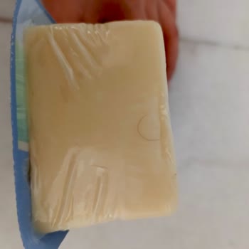 BİM'den Alınan Binvezir Kaşar Peynirinden Kıl Çıktı.