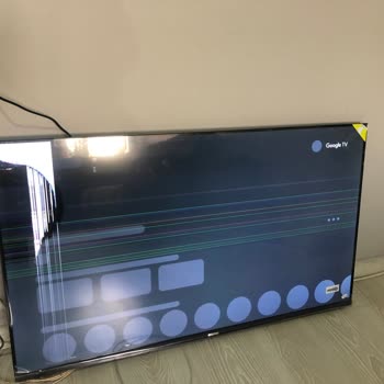 BİM İndirimde 43' Senna TV İç Paneli Kırık Ayıplı Malı Sattı!