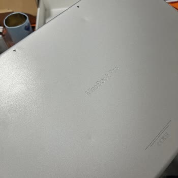 Compré dos Macbook Pro M2 Max y uno llegó abollado
