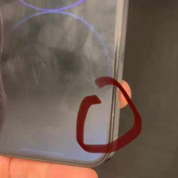 Problemas de pintura en los bordes y parte trasera de mi iPhone 14 Pro