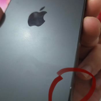 Problemas de pintura en los bordes y parte trasera de mi iPhone 14 Pro