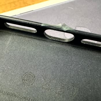 Apple Micro Woven Case se Desgasta Rápidamente