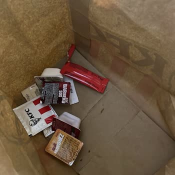 KFC Den Bıktım Artım Yanlış Sipariş Geçtim Eksik Ama Ne Eksik