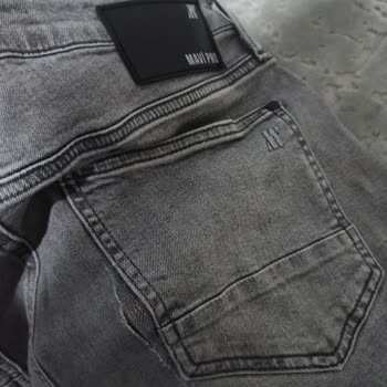 Mavi Marka Pantolon Yırtılması