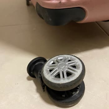 Ben Turizm Otobüs Firmasında Valizimin Tekeri Kırıldı