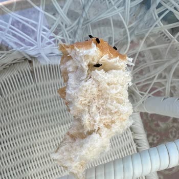 Ekmekçi Market Market Ekmeğinde Fare Dışkısı Sorunu