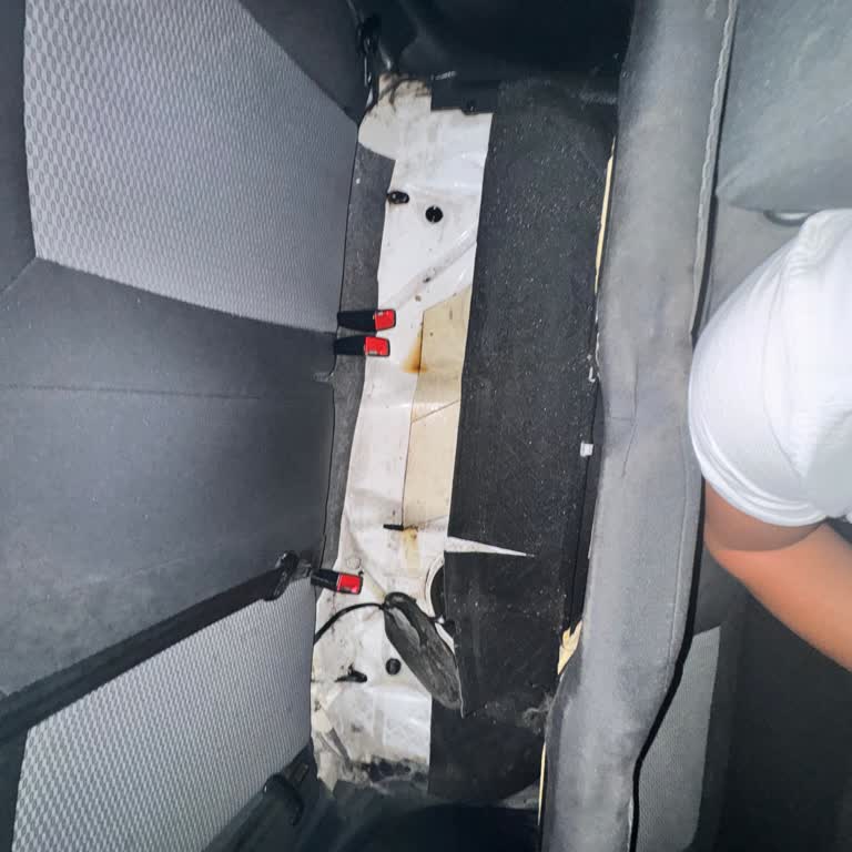 Opet Aracımın Bütün Her Yeri Mazot Oldu