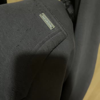 Cos Weirdos Product Started Pilling After First Wear, Very Disappointing Quality