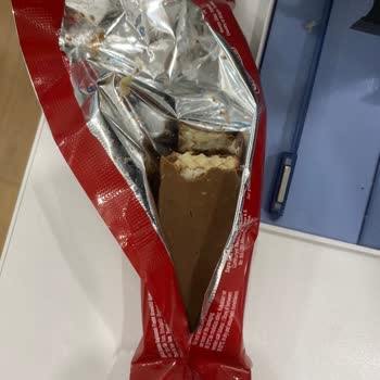 Tadelle Çikolatadan Canlı Kurt Çıktı!