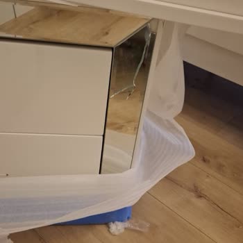 Ak Mobilya Eksik Ve Kırık Mobilyalar, İlgisiz Hizmet