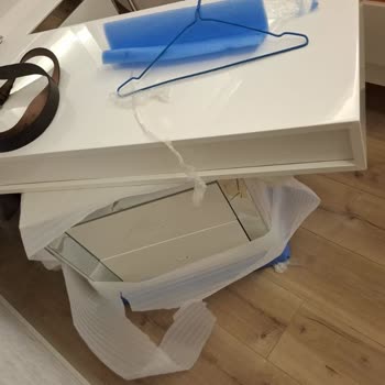 Ak Mobilya Eksik Ve Kırık Mobilyalar, İlgisiz Hizmet