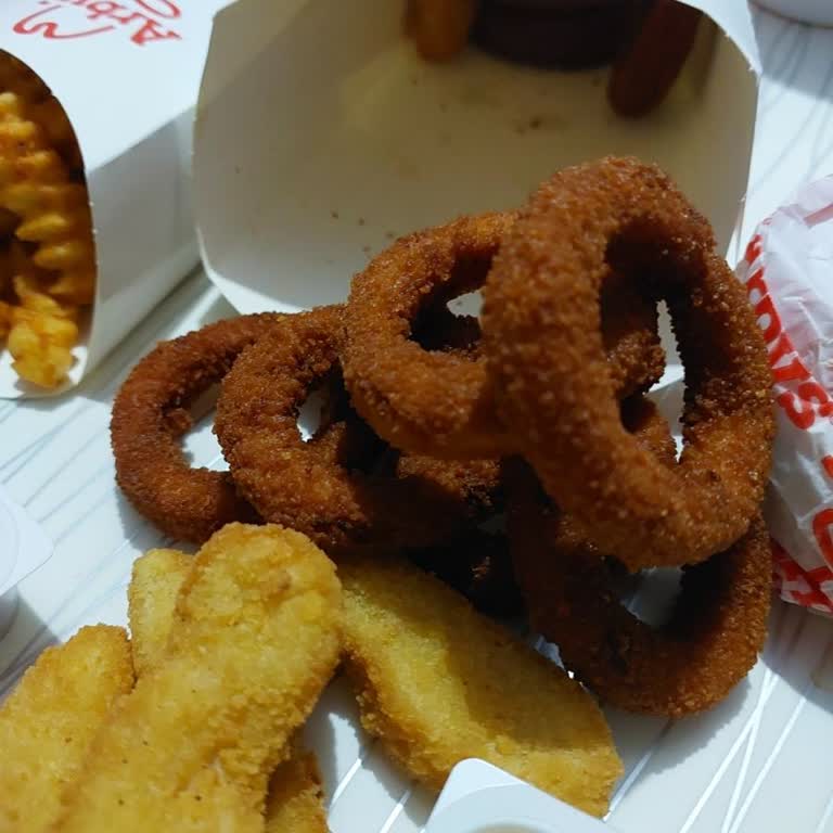 Cold Fries and Burnt Onion Rings from Arby’s, Always Disappointing