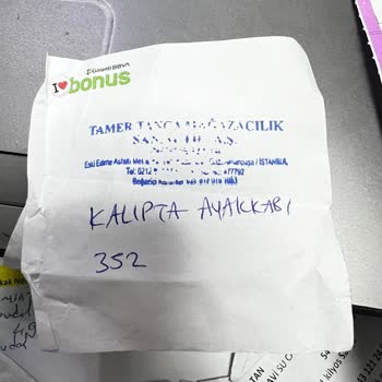 Venezia AVM Tamer Tanca Firmasının 2 Ay İçinde Çöp Olan 3 Ayakkabısı!