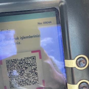 İş Bankası ATM Nin Yırtık Verdiği Parayı Değiştirmiyor