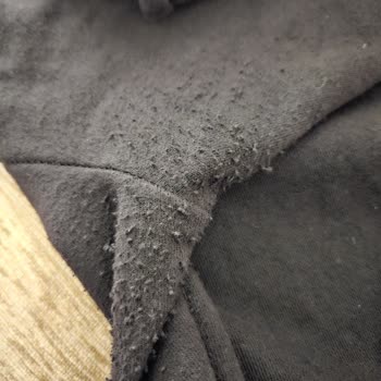 Bershka Tüylenme Kumaşta Yıpranma