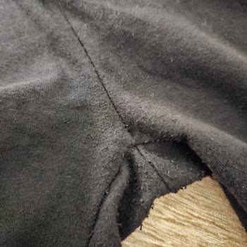 Bershka Tüylenme Kumaşta Yıpranma