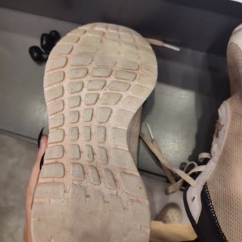 In Street Alınan Adidas Spor Ayakkabı.