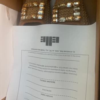 Elle Ayakkabı Taşlı Ayakkabı Mı Asla Dikkat. Paranızla Rezil Oluyorsunuz