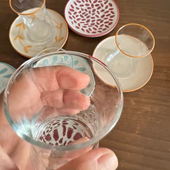English Home Kısa Süreli Kullanımda Deforme Olan Çay Bardak Seti
