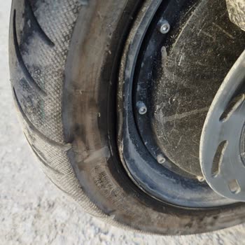 E-Mon Elektrikli Scooter E-mon Moneta 1 Hafta Sürmeden Jant Yamulması