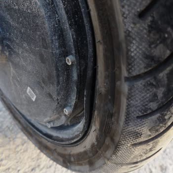 E-Mon Elektrikli Scooter E-mon Moneta 1 Hafta Sürmeden Jant Yamulması