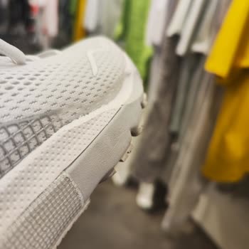 Under Armour Defolu Ayakkabı Sorunu