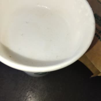 Starbucks Balçova Agora AVM Şubesinde Kötü Hizmet Deneyimi