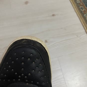 Sportive Ayakkabılarım Kendiliğinden Yırtıldı Ve Garanti Kabul Etmiyor
