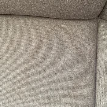 Serhat Mobilya Köşe Takımındaki Su Lekesi