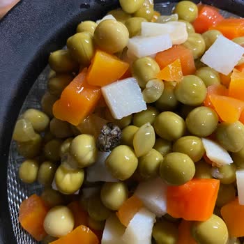 Tat Gıda Tat Marka Garnitürden Garip Bir Cisim Çıktı