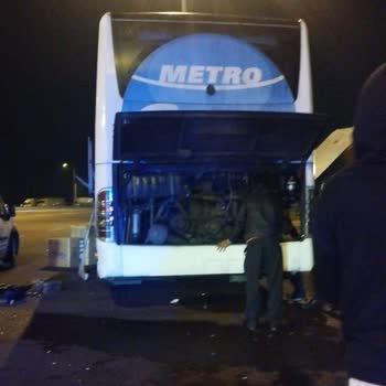 Metro Otobüs Otobanda Arızası Sebebiyle Yolda Mahsur Kalma
